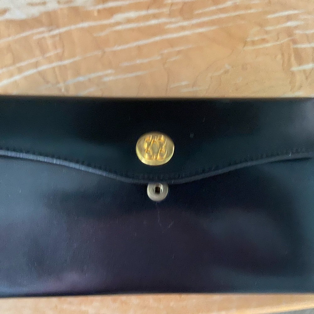 Ladies leather wallet